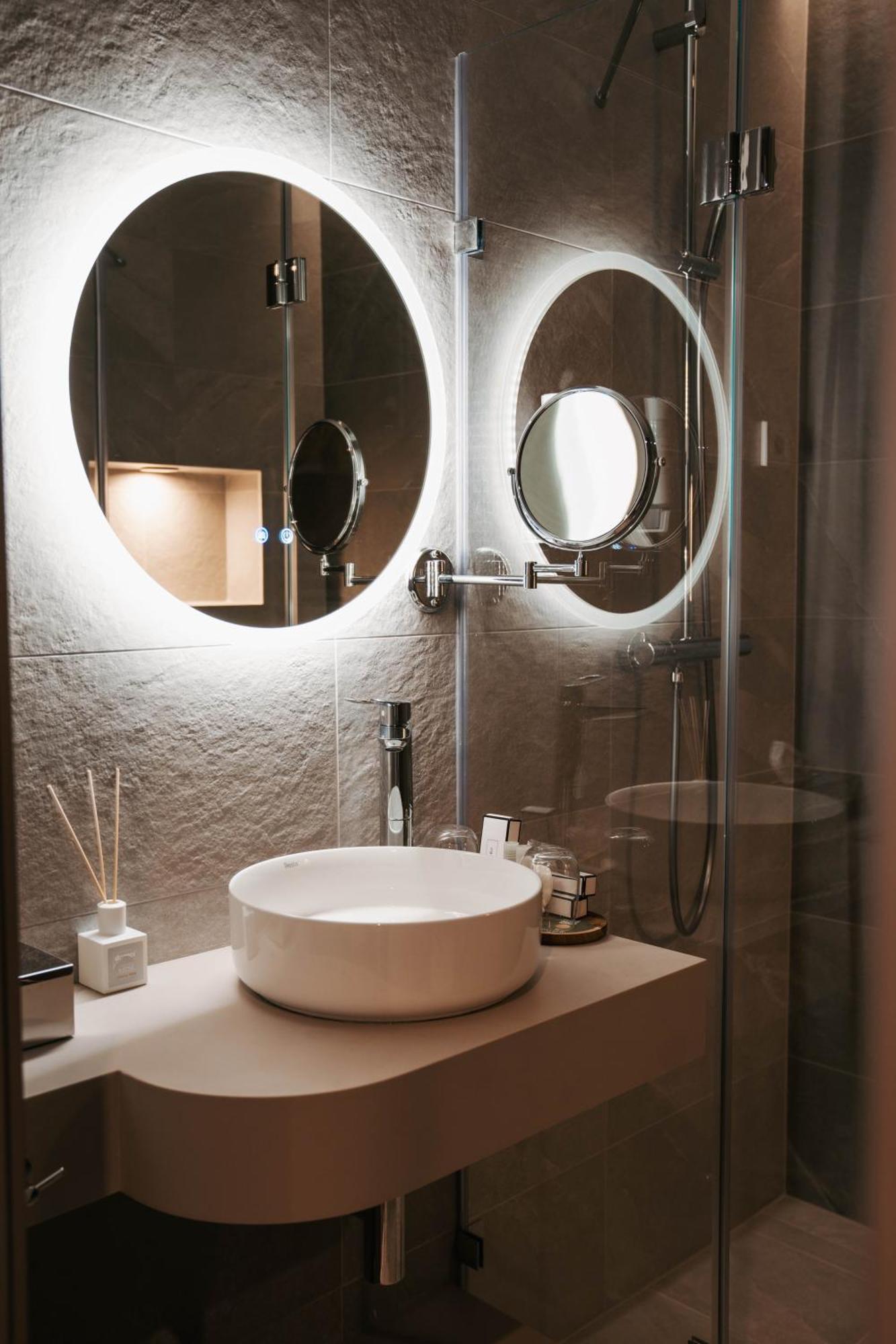 Rokusfalvy Borhotel Es Fogado Etyek Esterno foto